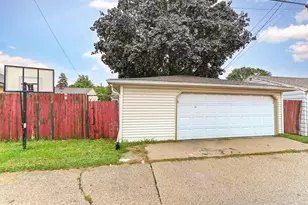 3803 S 20th St, Milwaukee, WI 53221 - Photo 12