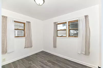 3803 S 20th St, Milwaukee, WI 53221 - Photo 6