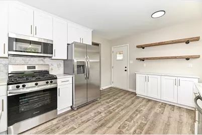 2225 N 103rd St, Wauwatosa, WI 53226 - Photo 12