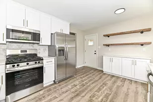 2225 N 103rd St, Wauwatosa, WI 53226 - Photo 12