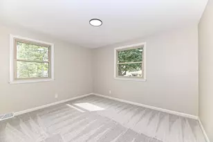 2225 N 103rd St, Wauwatosa, WI 53226 - Photo 26