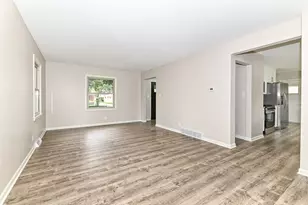 2225 N 103rd St, Wauwatosa, WI 53226 - Photo 6