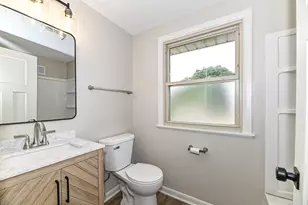 2225 N 103rd St, Wauwatosa, WI 53226 - Photo 32