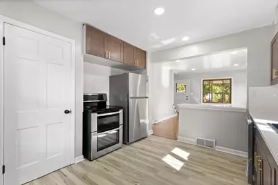 337 S 65th St, Milwaukee, WI 53214 - Photo 12