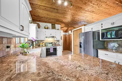 N52W14406  Thornhill Dr, Menomonee Falls, WI 53051 - Photo 12