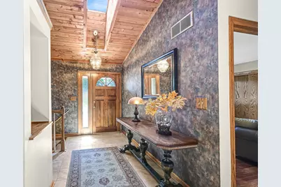 N52W14406  Thornhill Dr, Menomonee Falls, WI 53051 - Photo 8