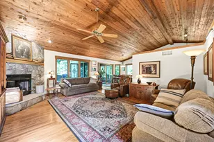 N52W14406 Thornhill Dr, Menomonee Falls, WI 53051 - Photo 4