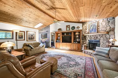 N52W14406  Thornhill Dr, Menomonee Falls, WI 53051 - Photo 6