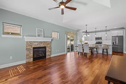636  Baker St, Walworth, WI 53184 - Photo 4