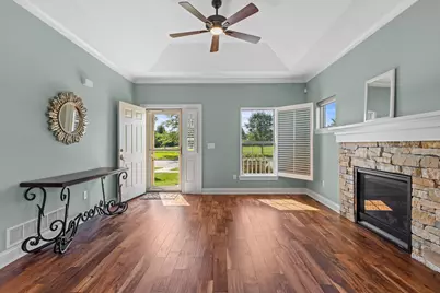 636  Baker St, Walworth, WI 53184 - Photo 6
