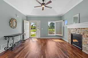 636 Baker St, Walworth, WI 53184 - Photo 6