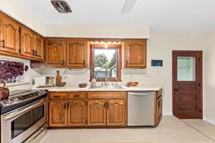 3841 S Sunny Ridge Ln, New Berlin, WI 53151 - Photo 12