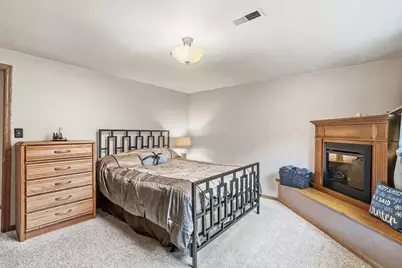 7244 S Dover Hill Ct, Franklin, WI 53132 - Photo 28