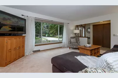 2601  Pendleton Pl, Waukesha, WI 53188 - Photo 4