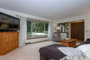 2601 Pendleton Pl, Waukesha, WI 53188 - Photo 4
