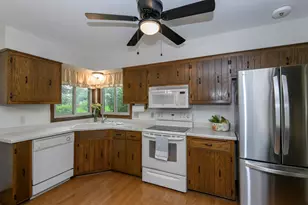 2601 Pendleton Pl, Waukesha, WI 53188 - Photo 10