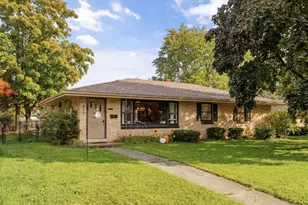472 Summit Ave, Burlington, WI 53105 - Photo 1
