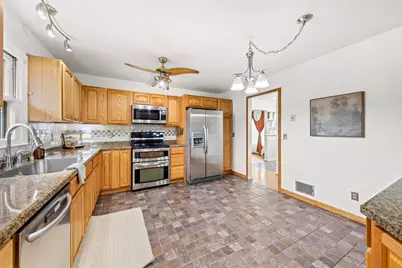 1020  Coronada Dr, Racine, WI 53402 - Photo 14