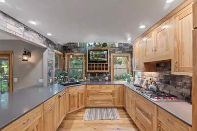 570  Connor Ct, Lake Mills, WI 53551 - Photo 8