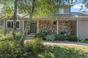 570 Connor Ct, Lake Mills, WI 53551 - Photo 4