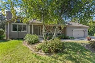 570 Connor Ct, Lake Mills, WI 53551 - Photo 2