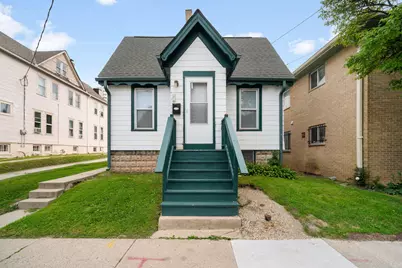 1616 N Warren Ave, Milwaukee, WI 53202 - Photo 2