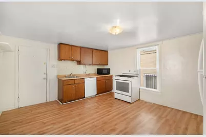 1616 N Warren Ave, Milwaukee, WI 53202 - Photo 10