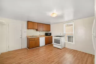 1616 N Warren Ave, Milwaukee, WI 53202 - Photo 10