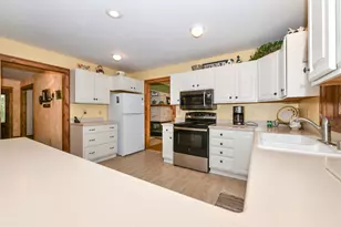 S86W30445 Stonegate Dr, Mukwonago, WI 53149 - Photo 36
