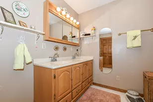 S86W30445 Stonegate Dr, Mukwonago, WI 53149 - Photo 42