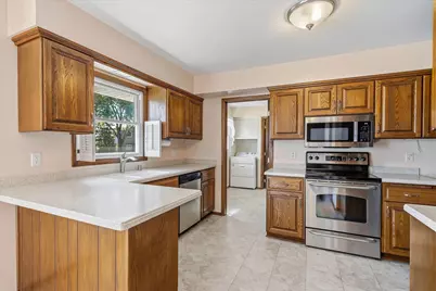 12605 W Wilbur Dr, New Berlin, WI 53151 - Photo 6