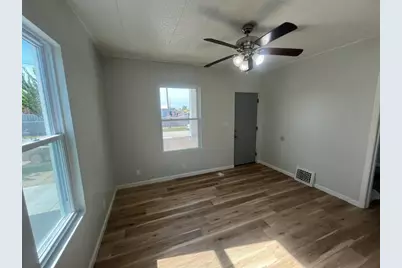 2043  Clark St, Racine, WI 53403 - Photo 8