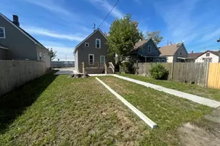 2043 Clark St, Racine, WI 53403 - Photo 6