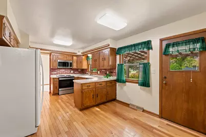 5503 W Silverleaf Ln, Brown Deer, WI 53223 - Photo 18