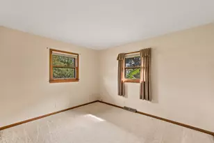 5503 W Silverleaf Ln, Brown Deer, WI 53223 - Photo 8