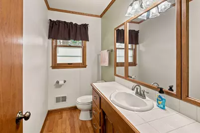5503 W Silverleaf Ln, Brown Deer, WI 53223 - Photo 14