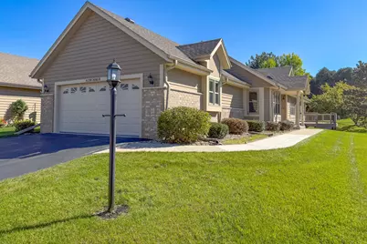 N21W24303 E Parkway Meadow Cir #B, Pewaukee, WI 53072 - Photo 44