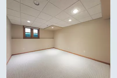 N21W24303 E Parkway Meadow Cir #B, Pewaukee, WI 53072 - Photo 36