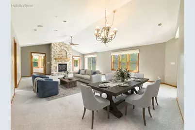 N21W24303 E Parkway Meadow Cir #B, Pewaukee, WI 53072 - Photo 4