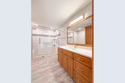 N21W24303 E Parkway Meadow Cir #B, Pewaukee, WI 53072 - Photo 20
