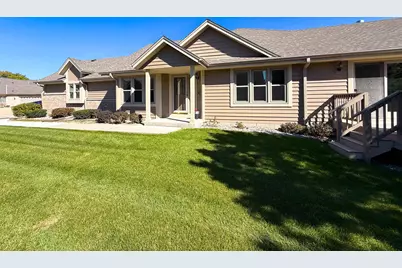N21W24303 E Parkway Meadow Cir #B, Pewaukee, WI 53072 - Photo 1