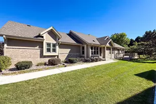 N21W24303 E Parkway Meadow Circle, Pewaukee, WI 53072 - Photo 40