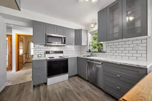 9020 W Vincent Pl, West Allis, WI 53214 - Photo 4