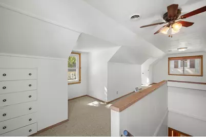 9020 W Vincent Pl, West Allis, WI 53214 - Photo 8