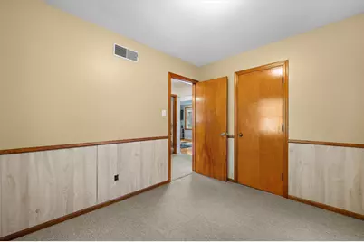 9020 W Vincent Pl, West Allis, WI 53214 - Photo 12