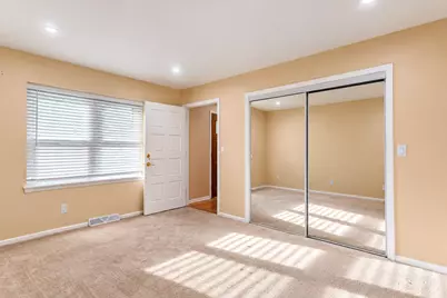 10166 S Nicholson Rd, Oak Creek, WI 53154 - Photo 6
