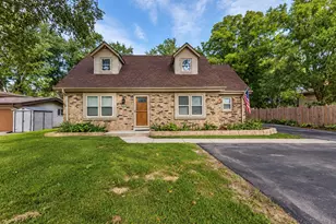 10166 S Nicholson Rd, Oak Creek, WI 53154 - Photo 1