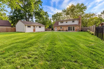 10166 S Nicholson Rd, Oak Creek, WI 53154 - Photo 4