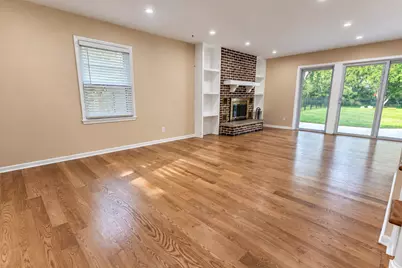 10166 S Nicholson Rd, Oak Creek, WI 53154 - Photo 16