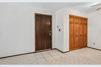 8560 W Waterford Ave #1, Greenfield, WI 53228 - Photo 32